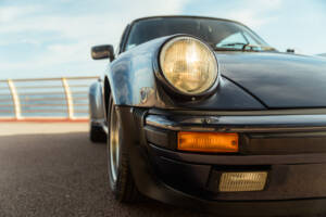 Image 17/65 de Porsche 911 Turbo 3.3 (1986)