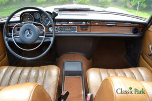 Image 12/49 of Mercedes-Benz 280 SE 3,5 (1972)