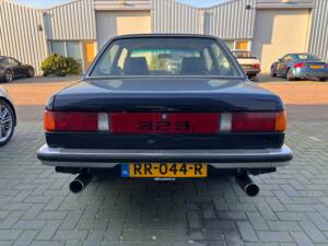 Image 5/28 of BMW 323i (1982)