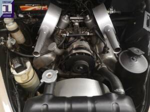 Image 60/64 of Daimler V8-250 (1969)