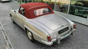 Image 8/13 of Mercedes-Benz 190 SL (1957)