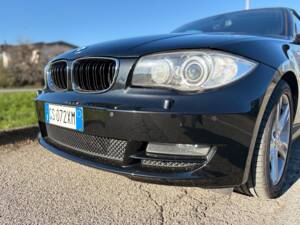Image 35/37 de BMW 125i (2009)