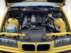 Bild 14/54 von BMW 320i (1999)
