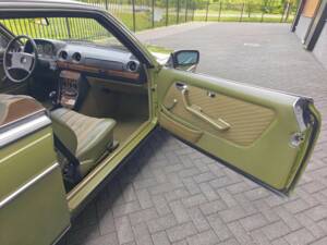 Immagine 25/50 di Mercedes-Benz 230 CE (1982)