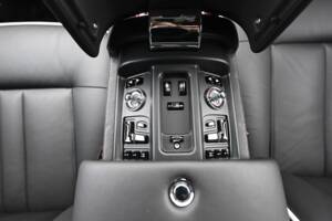 Image 42/50 of Rolls-Royce Phantom VII (2016)