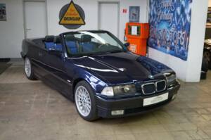 Image 1/36 of BMW 318i (1999)