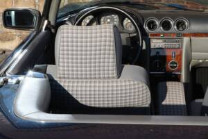 Image 14/43 of Mercedes-Benz 300 SL (1989)