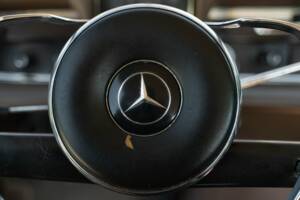Image 43/50 of Mercedes-Benz 200 (1966)