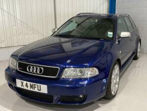 Imagen 1/19 de Audi RS4 Avant (2001)