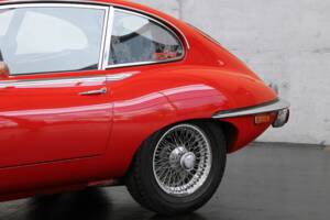 Bild 35/44 von Jaguar E-Type (2+2) (1969)