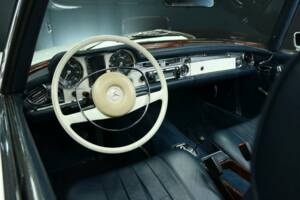 Immagine 15/50 di Mercedes-Benz 280 SL (1968)