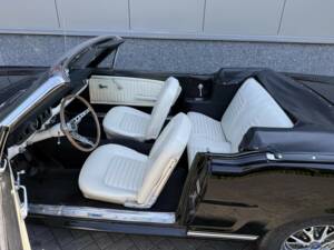 Image 17/47 de Ford Mustang 390 GTA (1966)
