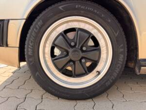 Immagine 41/88 di Porsche 911 Carrera 3.2 (1985)
