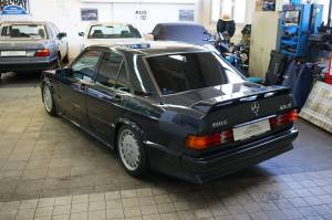 Image 7/38 of Mercedes-Benz 190 E 2.5-16 (1992)