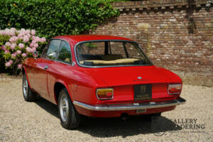 Imagen 20/50 de Alfa Romeo Giulia GT 1300 Junior (1975)