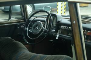 Image 42/50 of Mercedes-Benz 300 SE (1964)