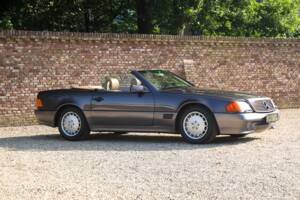 Image 44/50 of Mercedes-Benz 500 SL (1990)