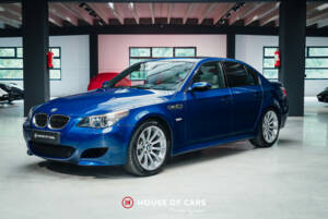 Image 2/25 of BMW M5 (2005)