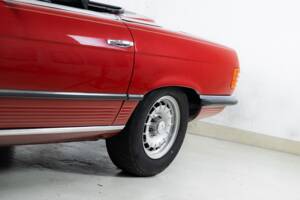 Image 28/38 of Mercedes-Benz 350 SL (1973)