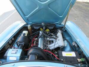 Image 13/16 of Volvo 1800 ES (1973)