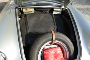 Image 13/29 of Porsche 356 C 1600 (1965)