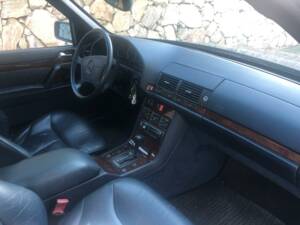 Afbeelding 12/23 van Mercedes-Benz 300 SE (1993)