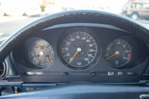 Image 18/39 of Mercedes-Benz 350 SLC (1972)