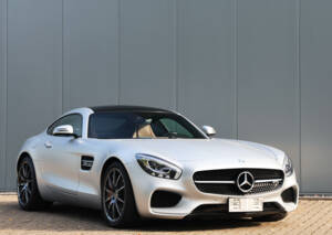 Image 17/56 of Mercedes-AMG GT-S (2017)
