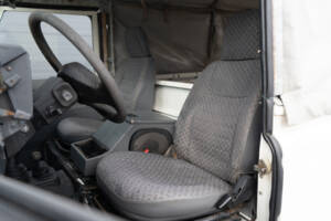 Bild 29/98 von Land Rover Defender 110 Td5 (1999)