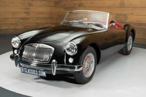 Image 3/19 of MG MGA 1500 (1955)