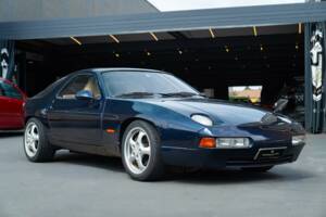 Image 2/34 of Porsche 928 (1981)