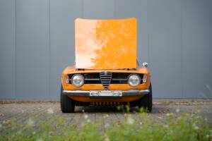 Image 9/38 of Alfa Romeo Giulia GT 1300 Junior (1968)
