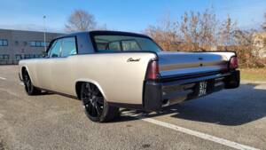 Image 2/18 of Lincoln Continental Sedan (1965)