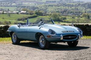 Bild 1/44 von Jaguar E-Type 4.2 (1965)