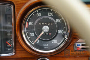 Image 37/50 of Mercedes-Benz 220 SE b (1964)