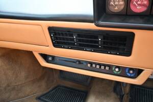Image 35/50 of Ferrari Mondial 8 (1981)
