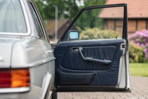 Bild 46/83 von Mercedes-Benz 300 D Turbodiesel (1983)