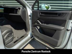 Imagen 24/34 de Porsche Cayenne Coupé E-Hybrid (2026)