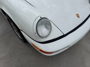 Image 14/62 of Porsche 911 Carrera 2 (1990)