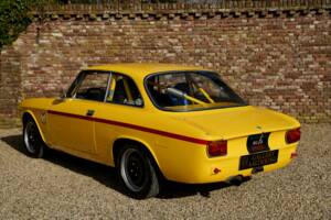 Afbeelding 2/50 van Alfa Romeo Giulia 1600 Sprint GT (1965)