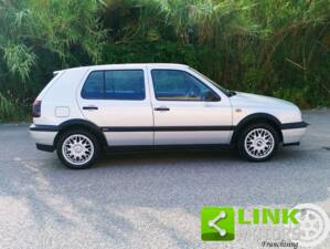 Immagine 3/10 di Volkswagen Golf III 1.6 (1995)