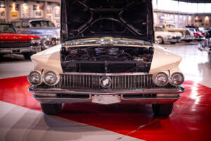 Image 13/18 of Buick Le Sabre Coupe (1960)