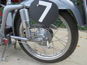 Bild 37/45 von MV Agusta 150 Sport (1953)