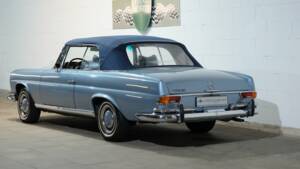 Bild 4/18 von Mercedes-Benz 220 SE b (1963)