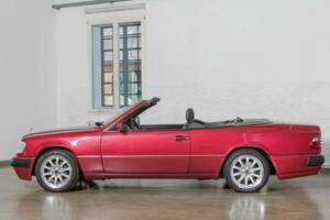 Bild 19/31 von Mercedes-Benz E 320 (1993)