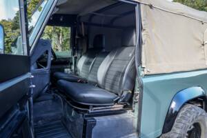 Image 13/21 de Land Rover Defender 90 Td5 (1999)