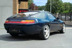 Image 5/34 of Porsche 928 (1981)