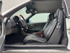 Image 9/10 of Mercedes-Benz SL 600 6.0 AMG (1995)