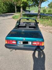 Image 5/18 of BMW 318i (1992)