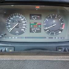 Image 40/41 of BMW 745i (1984)